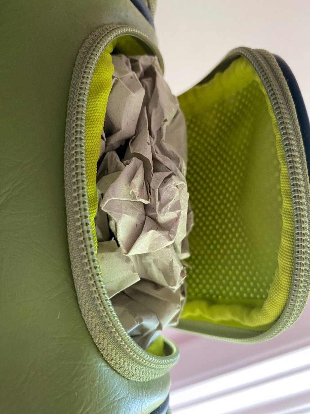 Roots - vintage mini duffle bag NWT - Picture 9 of 9